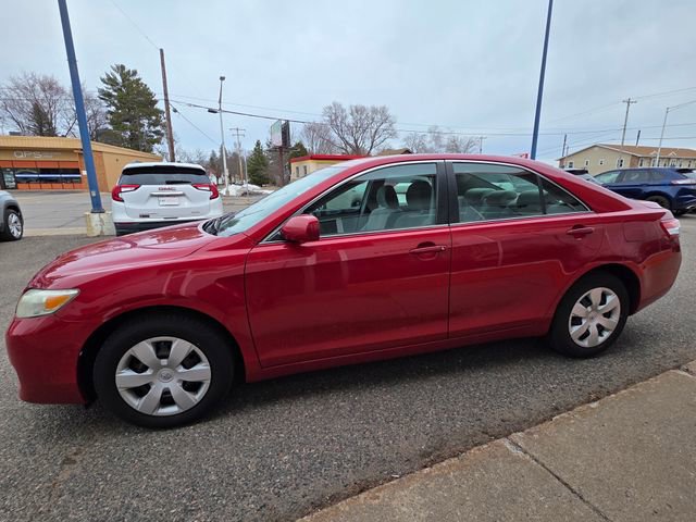 Used 2010 Toyota Camry LE image 4