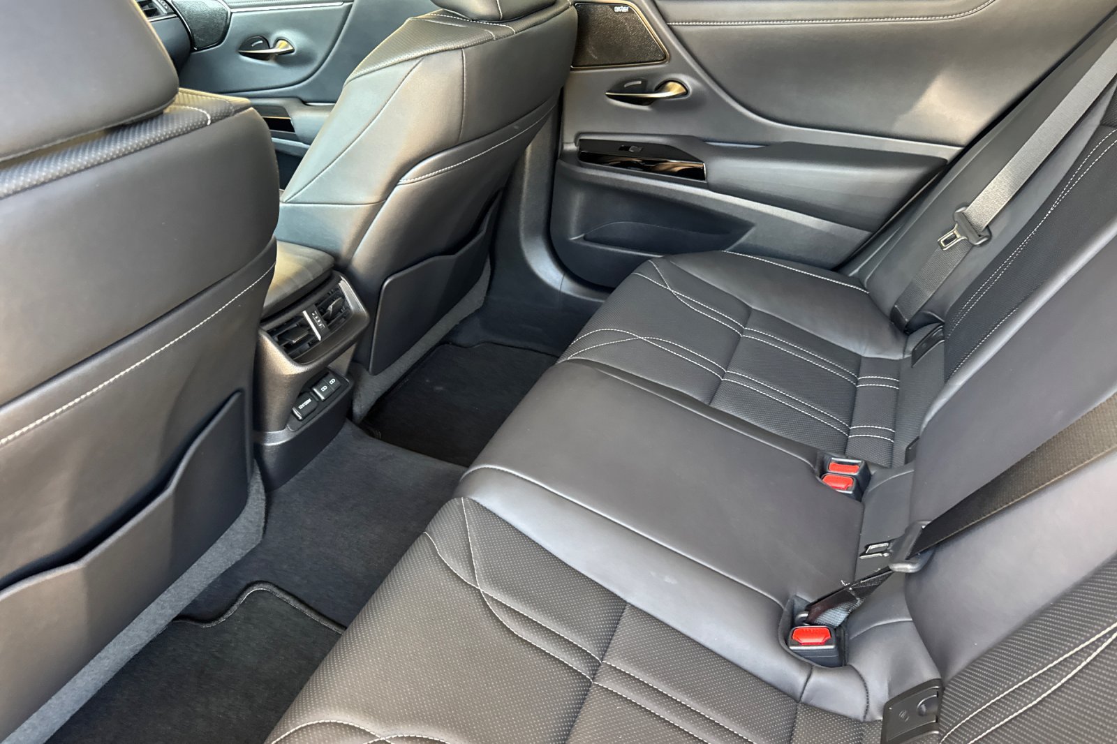 Certified 2022 Lexus ES 350 w/ Accessory Package 2 FWD image 14