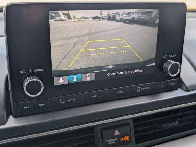 Used 2023 Honda Pilot LX image 17