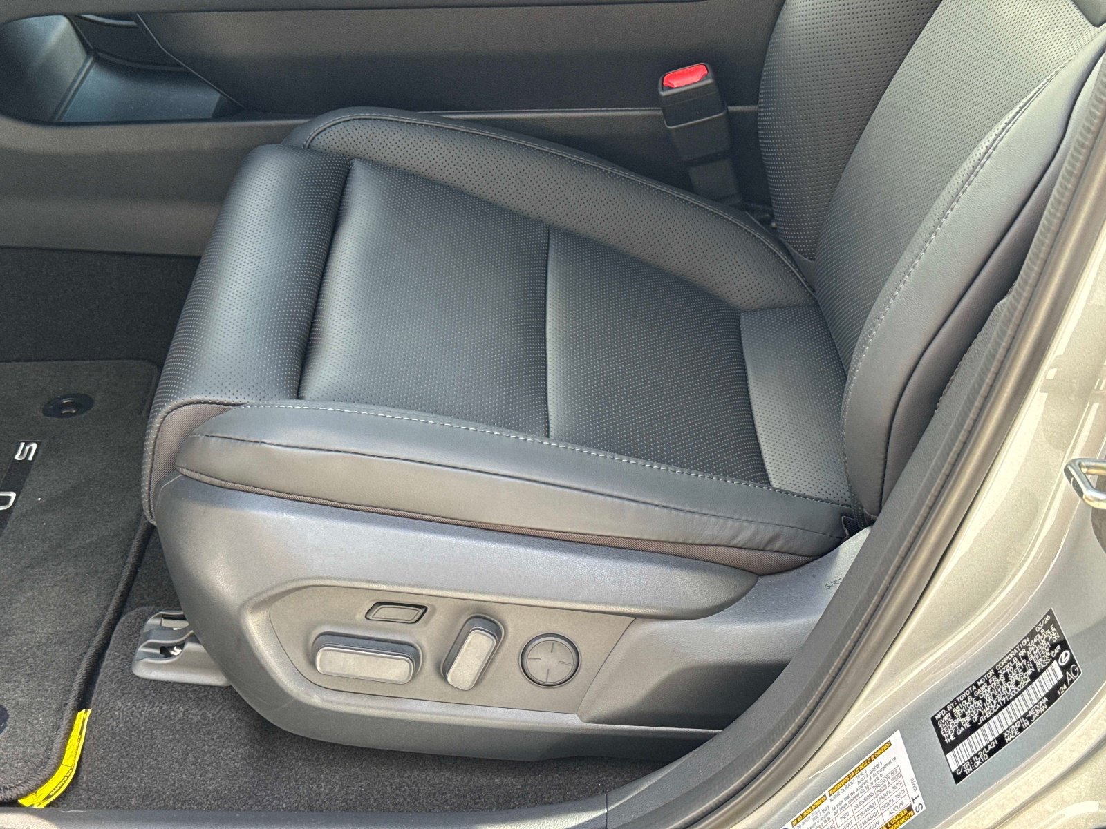 New 2026 Lexus ES 350e FWD image 19