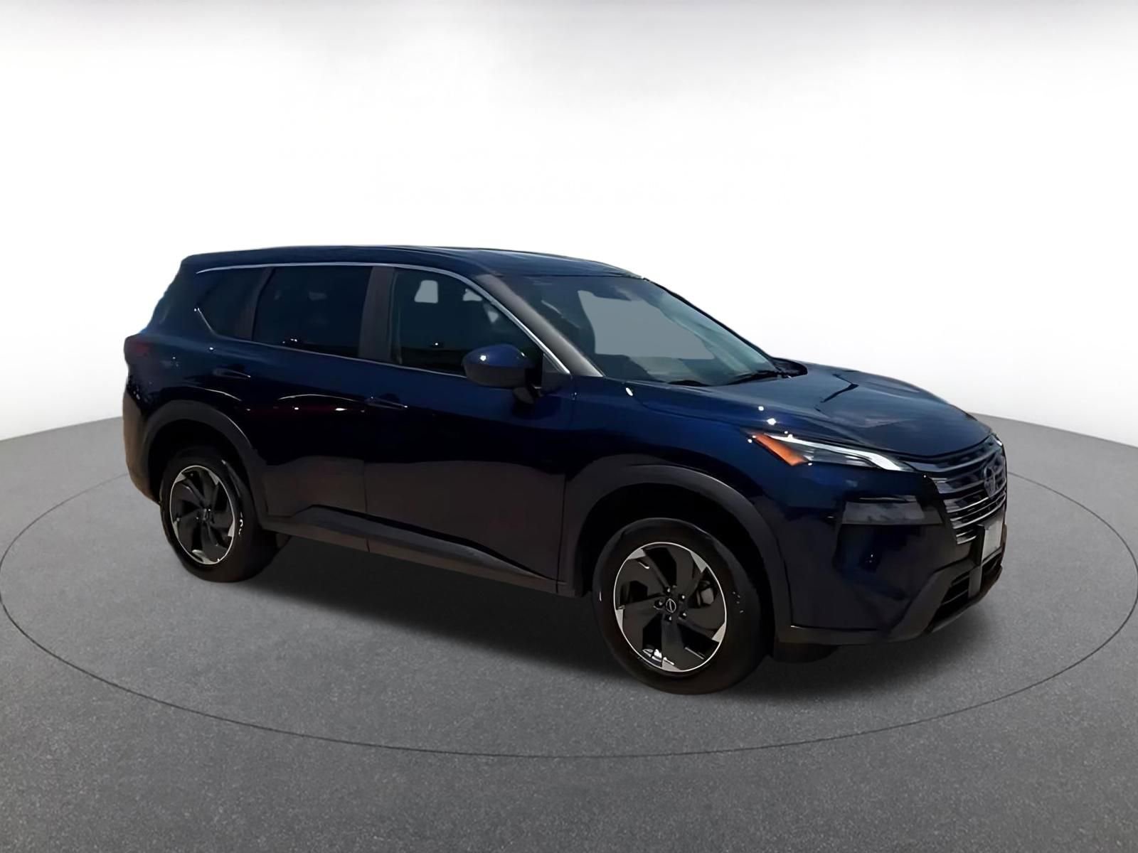 Used 2025 Nissan Rogue SV AWD/4WD image 2