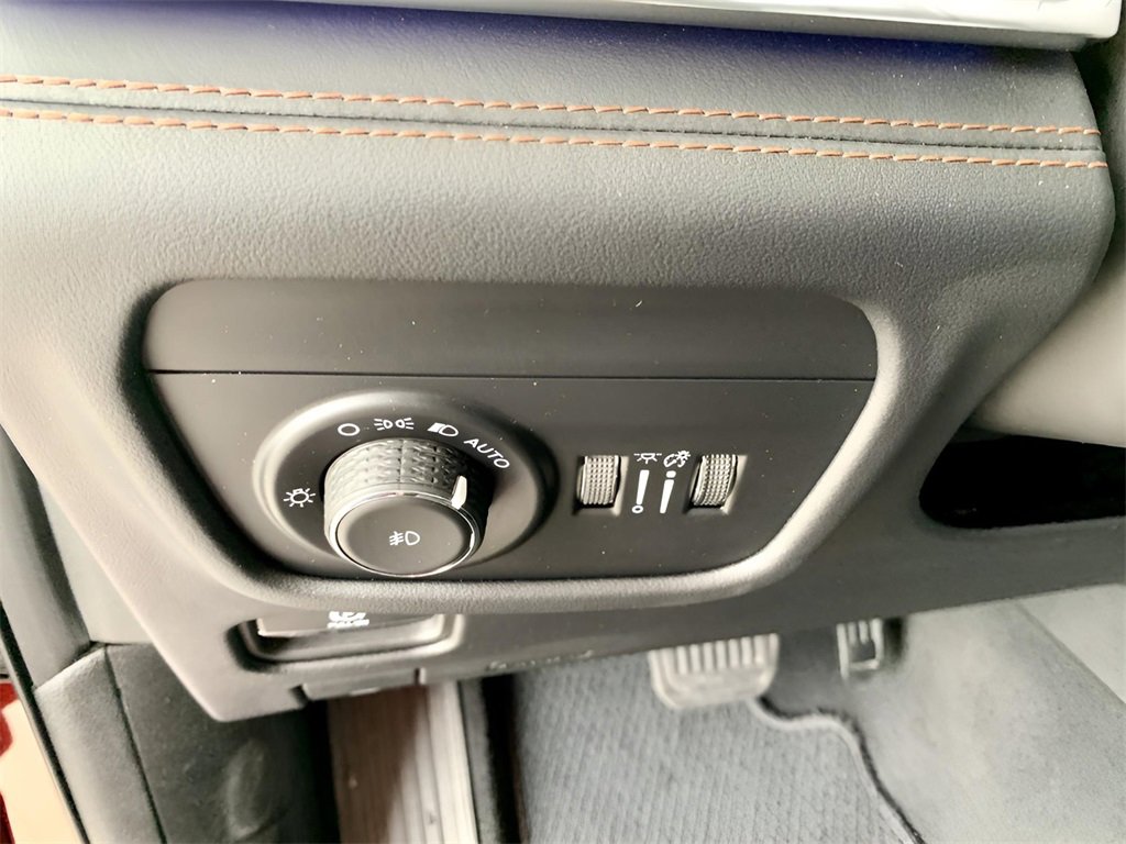 Used 2023 Jeep Grand Cherokee L Summit image 33