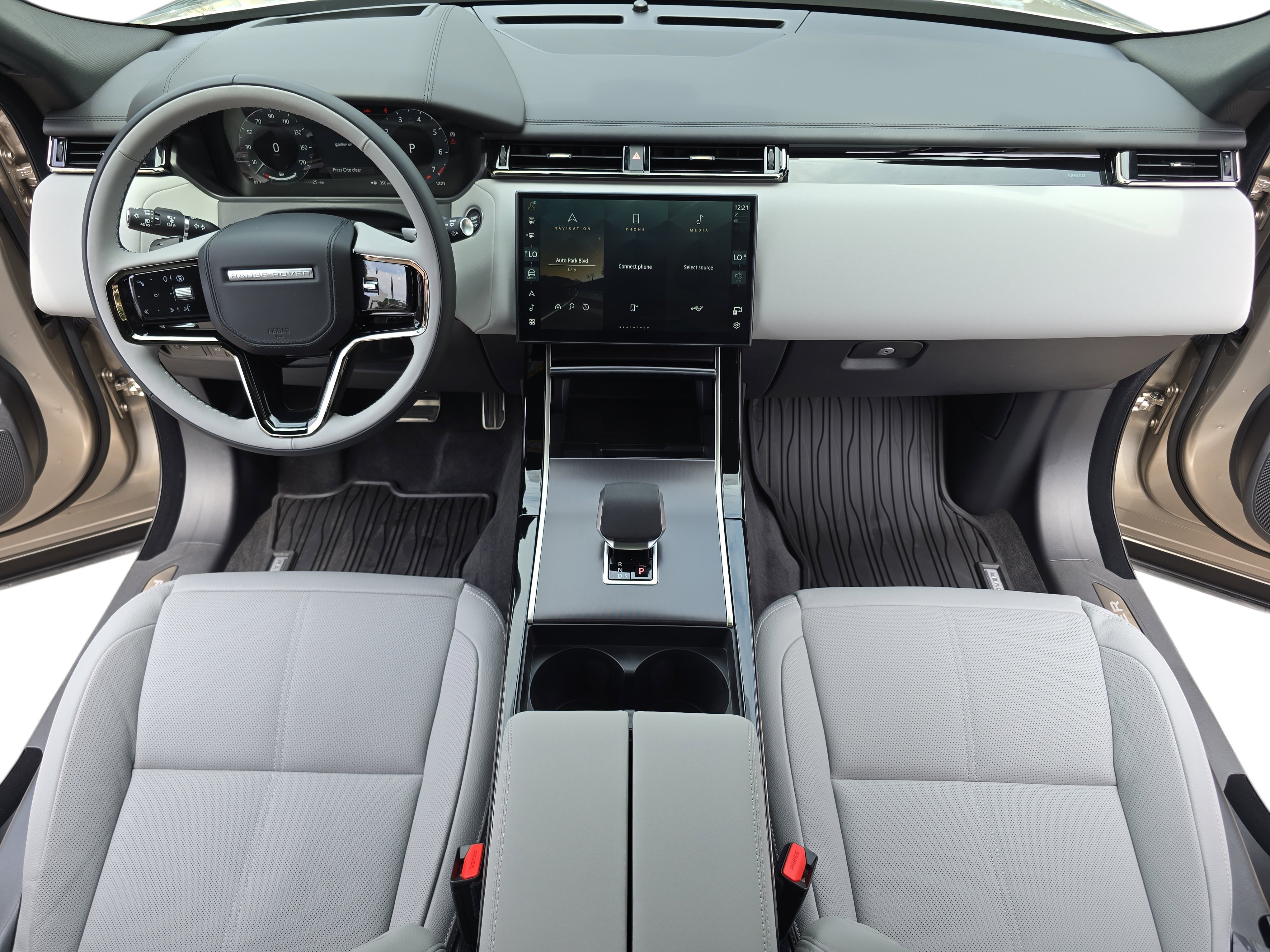 New 2026 Land Rover Range Rover Velar Dynamic SE image 9