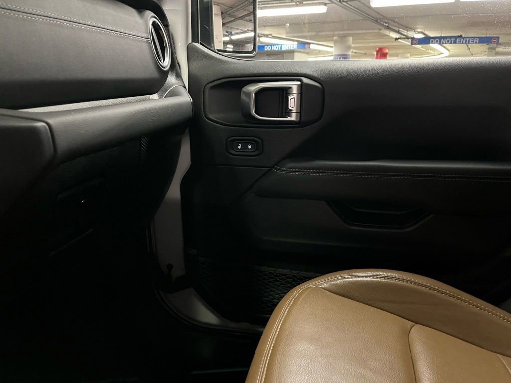 Used 2020 Jeep Wrangler Unlimited Sahara image 29