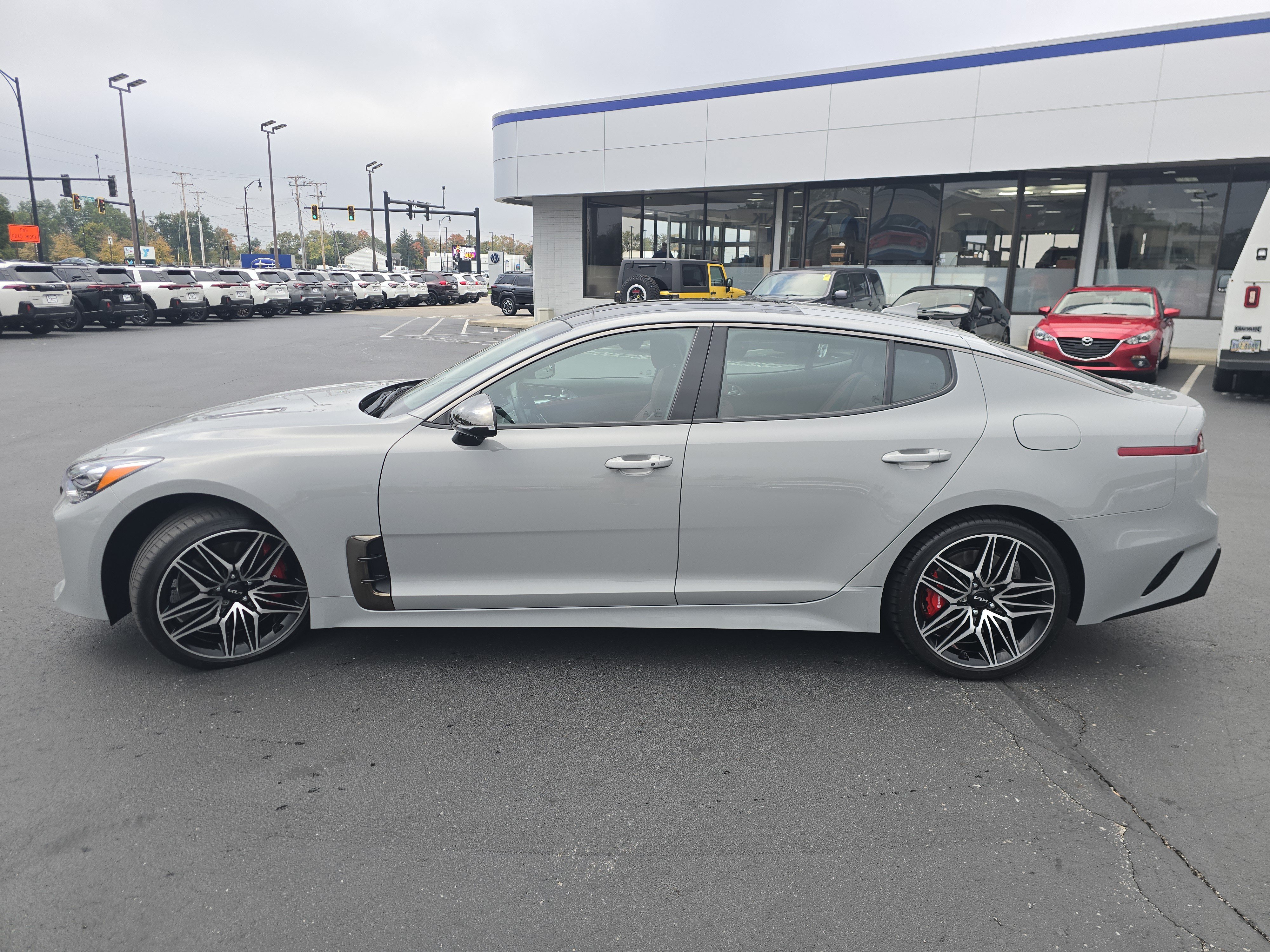 Used 2023 Kia Stinger GT2 RWD image 4