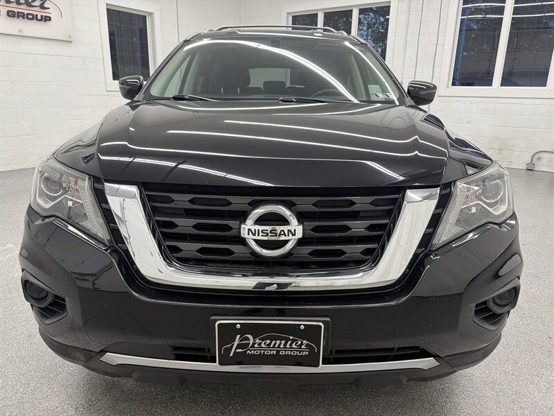 Used 2019 Nissan Pathfinder S AWD/4WD image 2