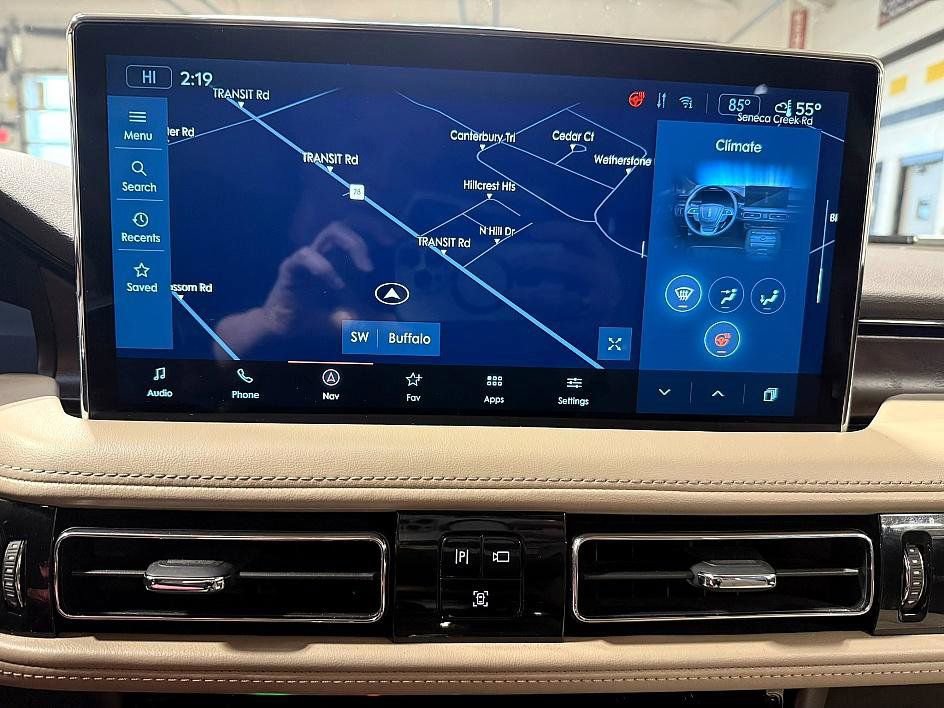 Used 2021 Lincoln Nautilus Reserve image 13