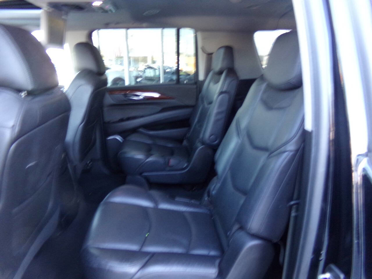 Used 2019 Cadillac Escalade ESV Luxury image 13