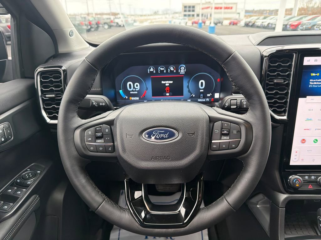 Used 2025 Ford Ranger Lariat w/ FX4 Off-Road Package image 14