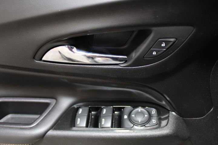 Used 2022 Chevrolet Equinox Premier image 18