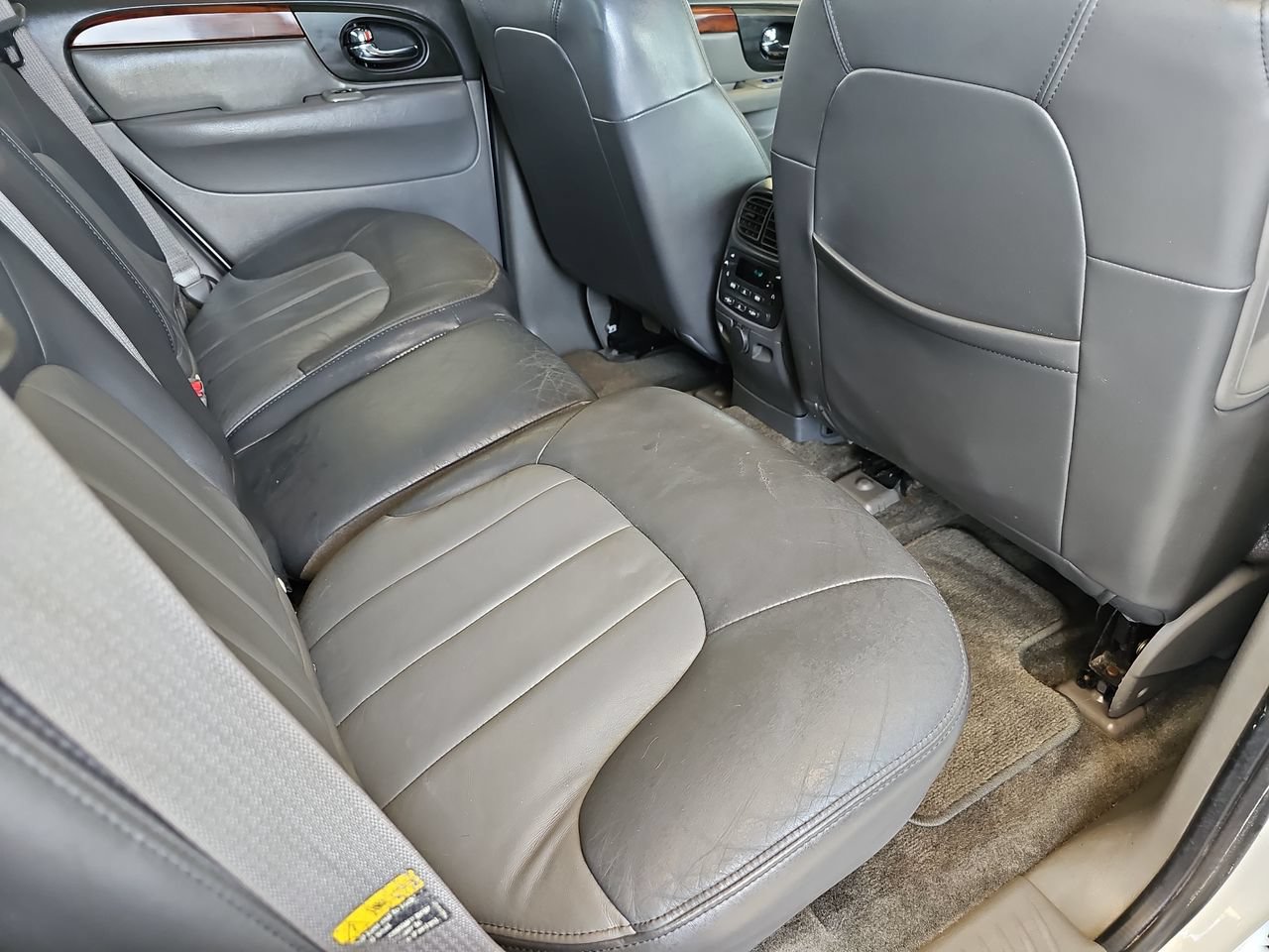 Used 2004 GMC Envoy SLT AWD/4WD image 14