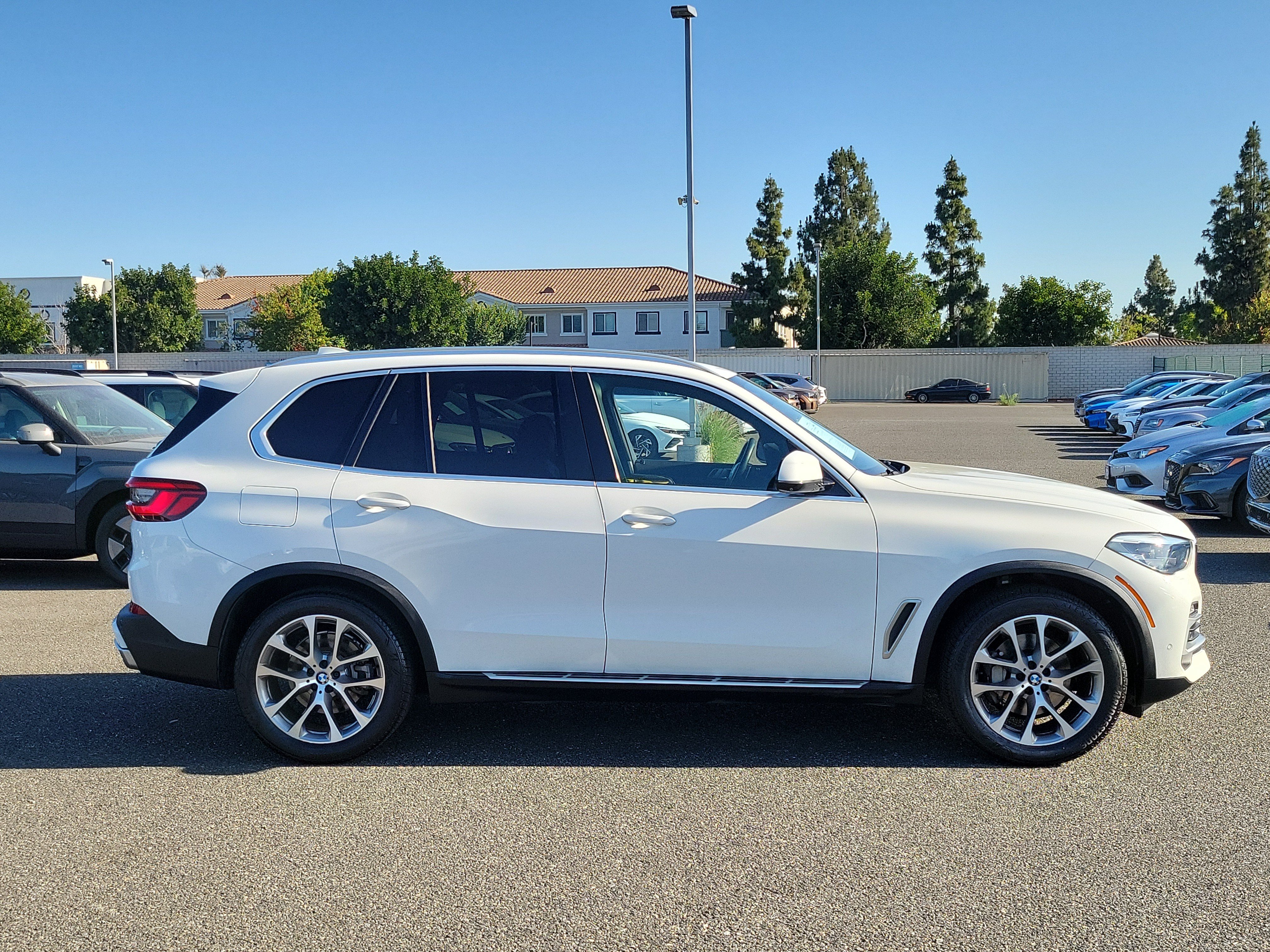Used 2019 BMW X5 xDrive40i w/ Convenience Package AWD/4WD image 5