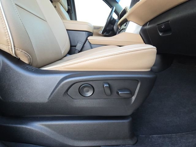 Used 2023 Chevrolet Tahoe Premier w/ Advanced Technology Package RWD image 24