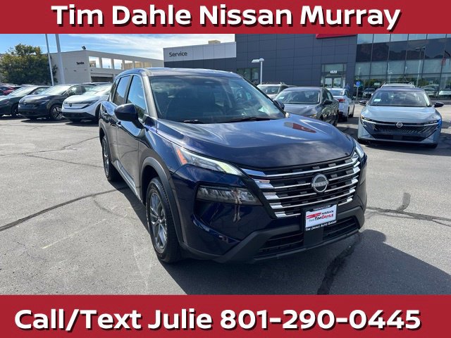 Used 2026 Nissan Rogue SV AWD/4WD image 3