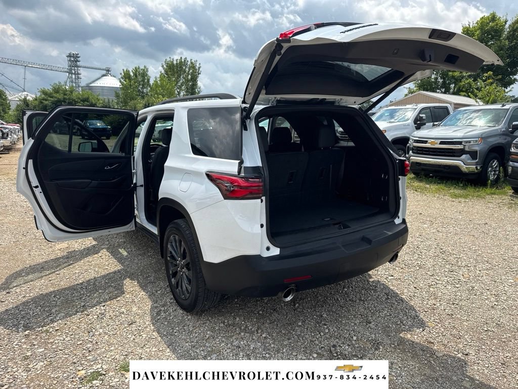 Used 2023 Chevrolet Traverse RS FWD image 34