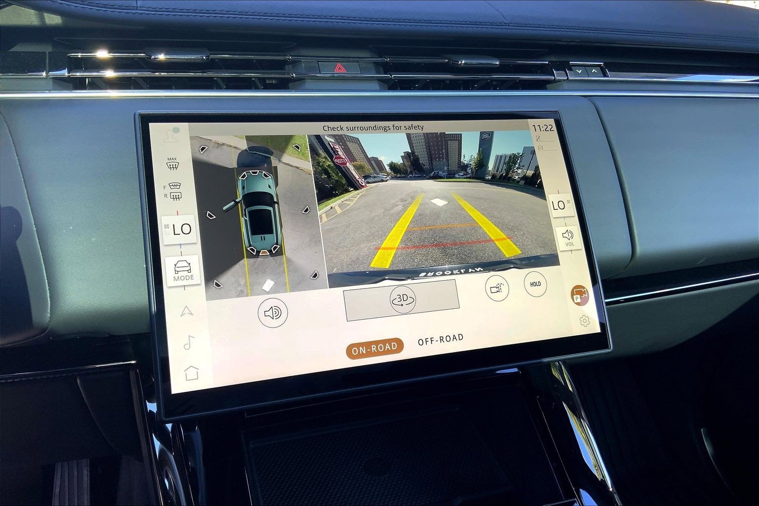 Used 2025 Land Rover Range Rover Sport image 26