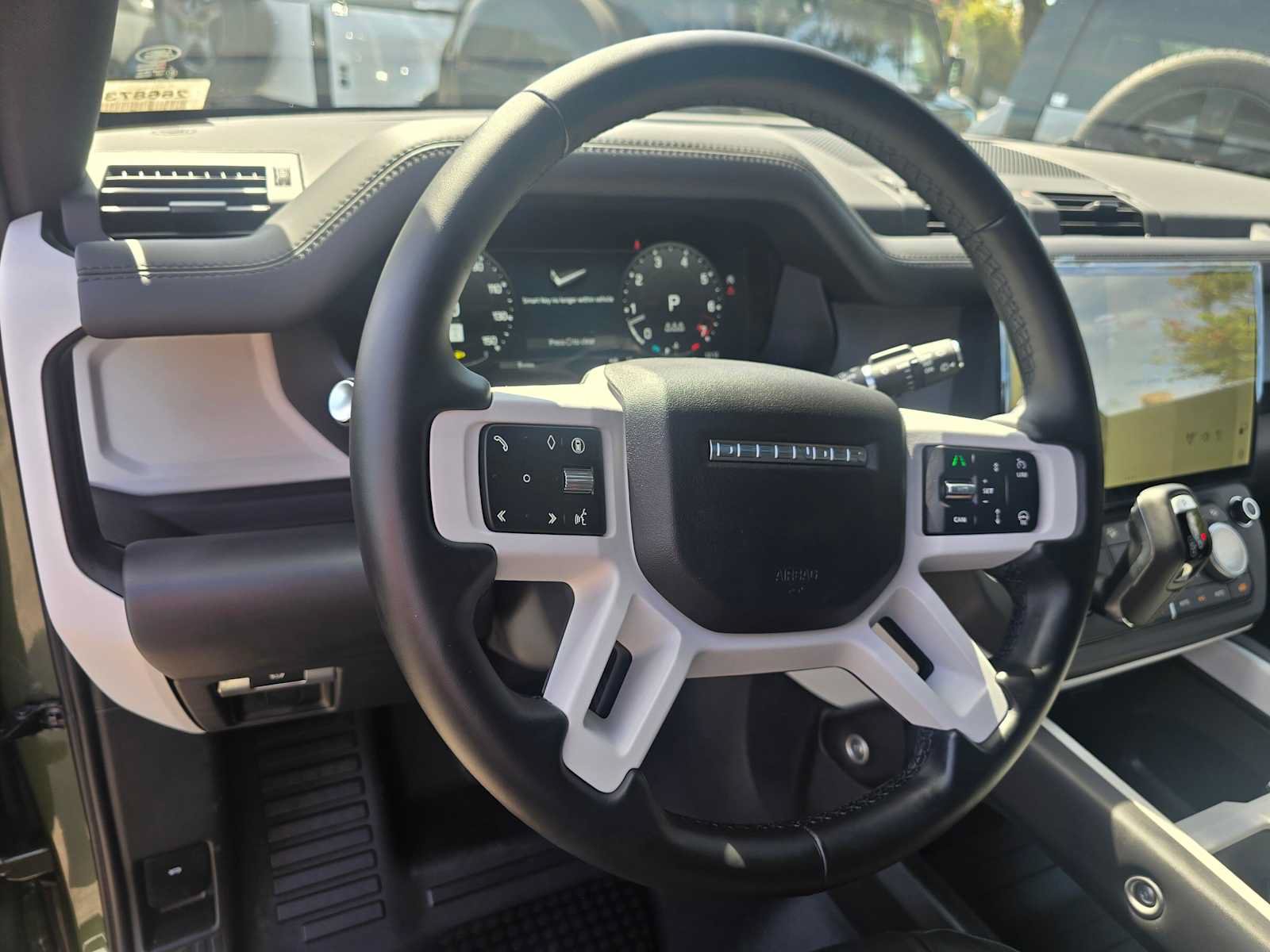 New 2026 Land Rover Defender 110 X-Dynamic SE AWD/4WD image 25