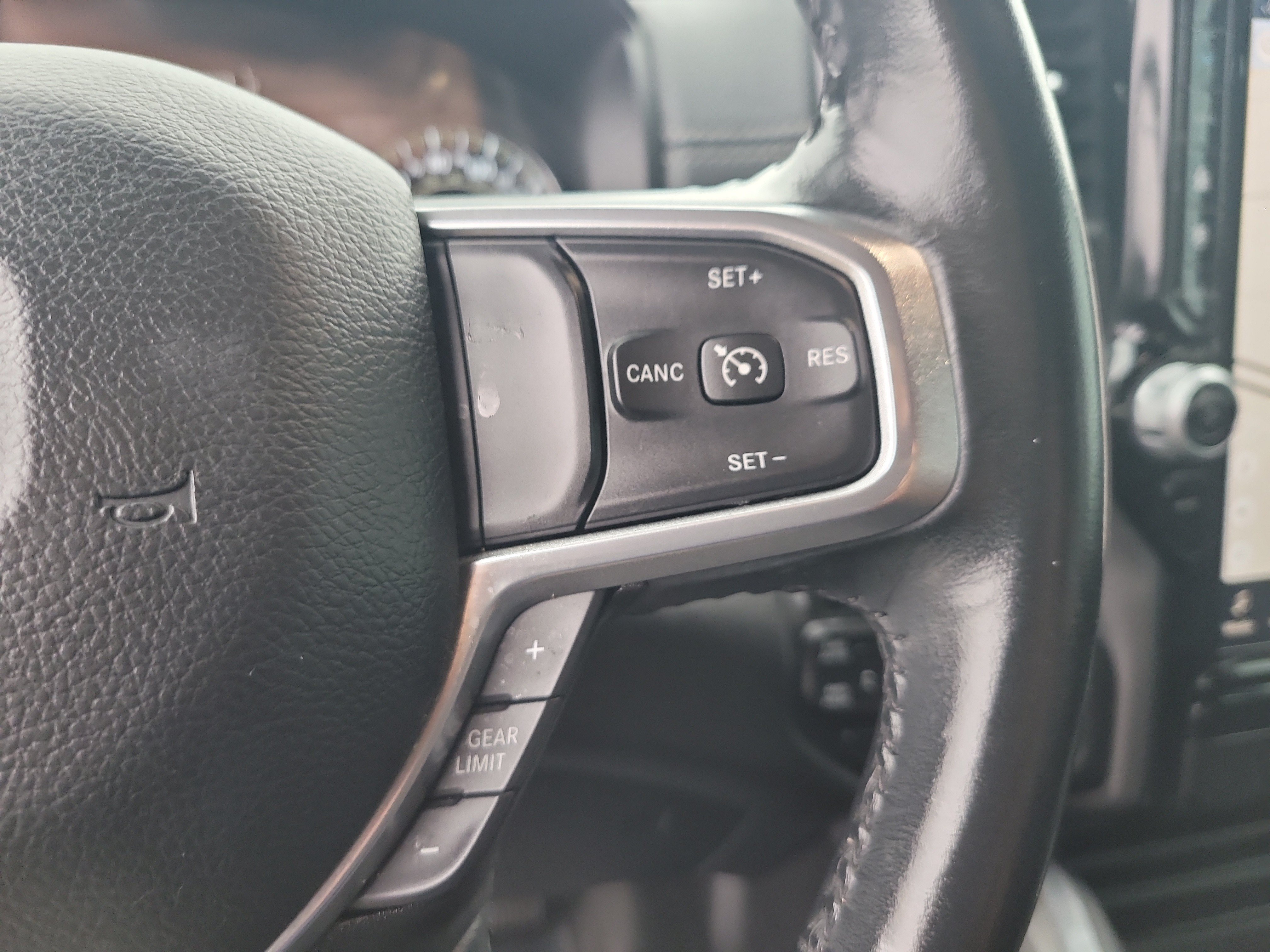 Used 2023 RAM 1500 Laramie AWD/4WD image 29
