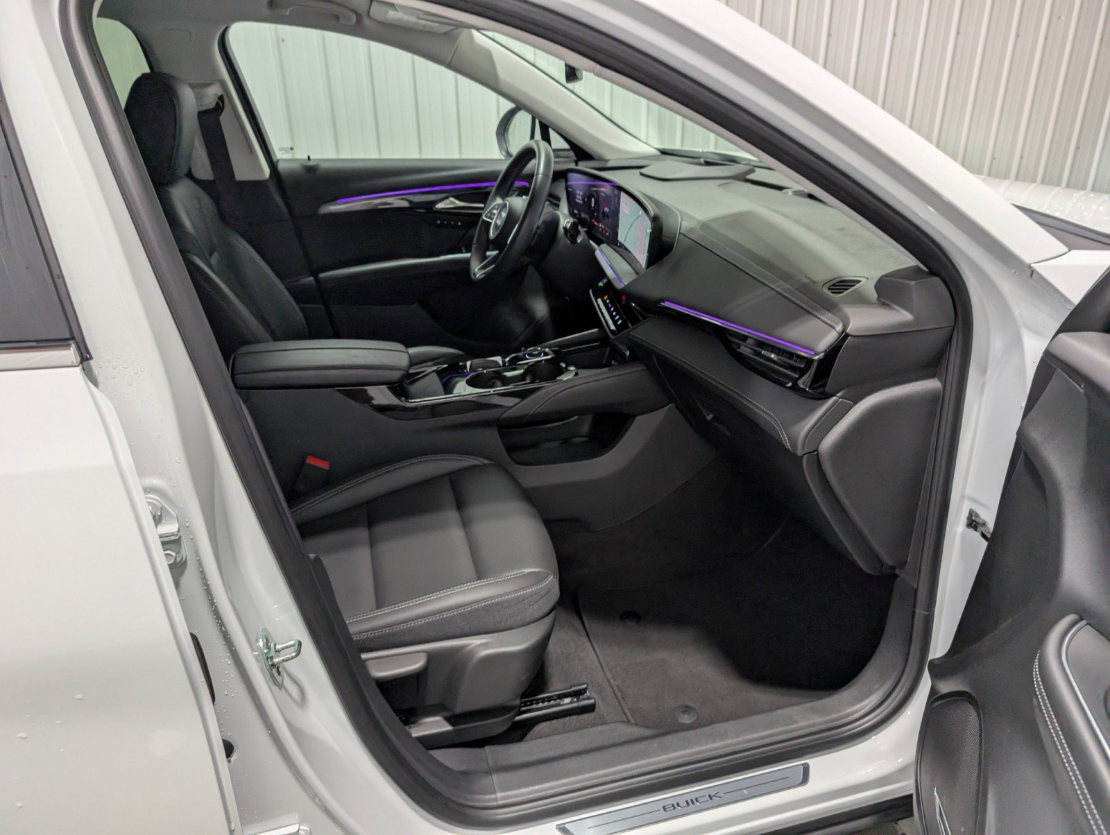 Used 2025 Buick Envision Preferred image 27