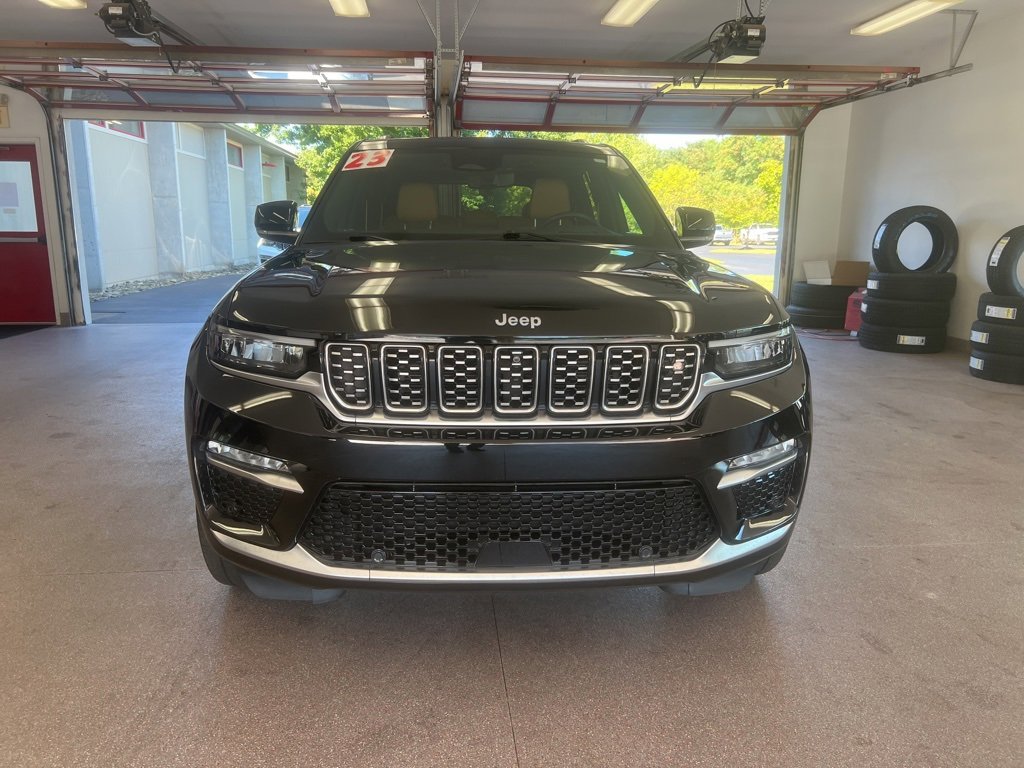 Used 2023 Jeep Grand Cherokee Summit image 2