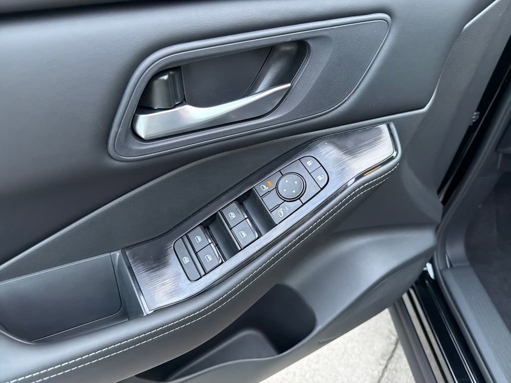 New 2026 Nissan Rogue SV image 17