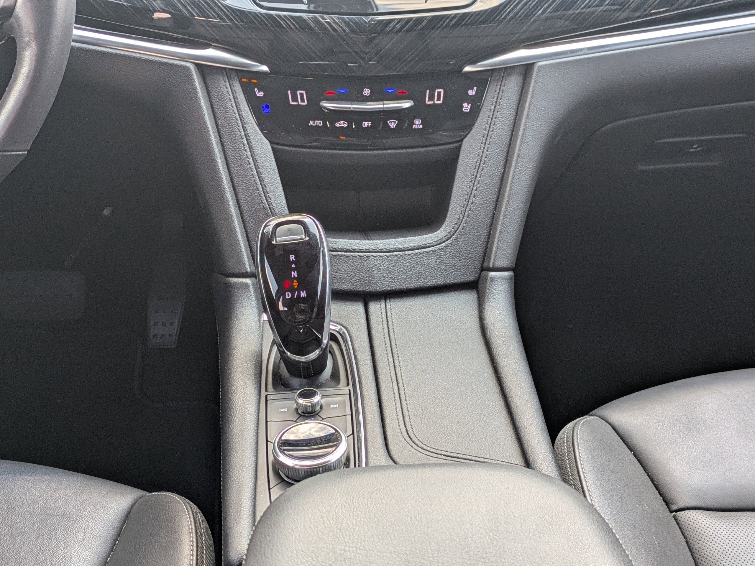 Used 2025 Cadillac XT6 Premium Luxury image 20