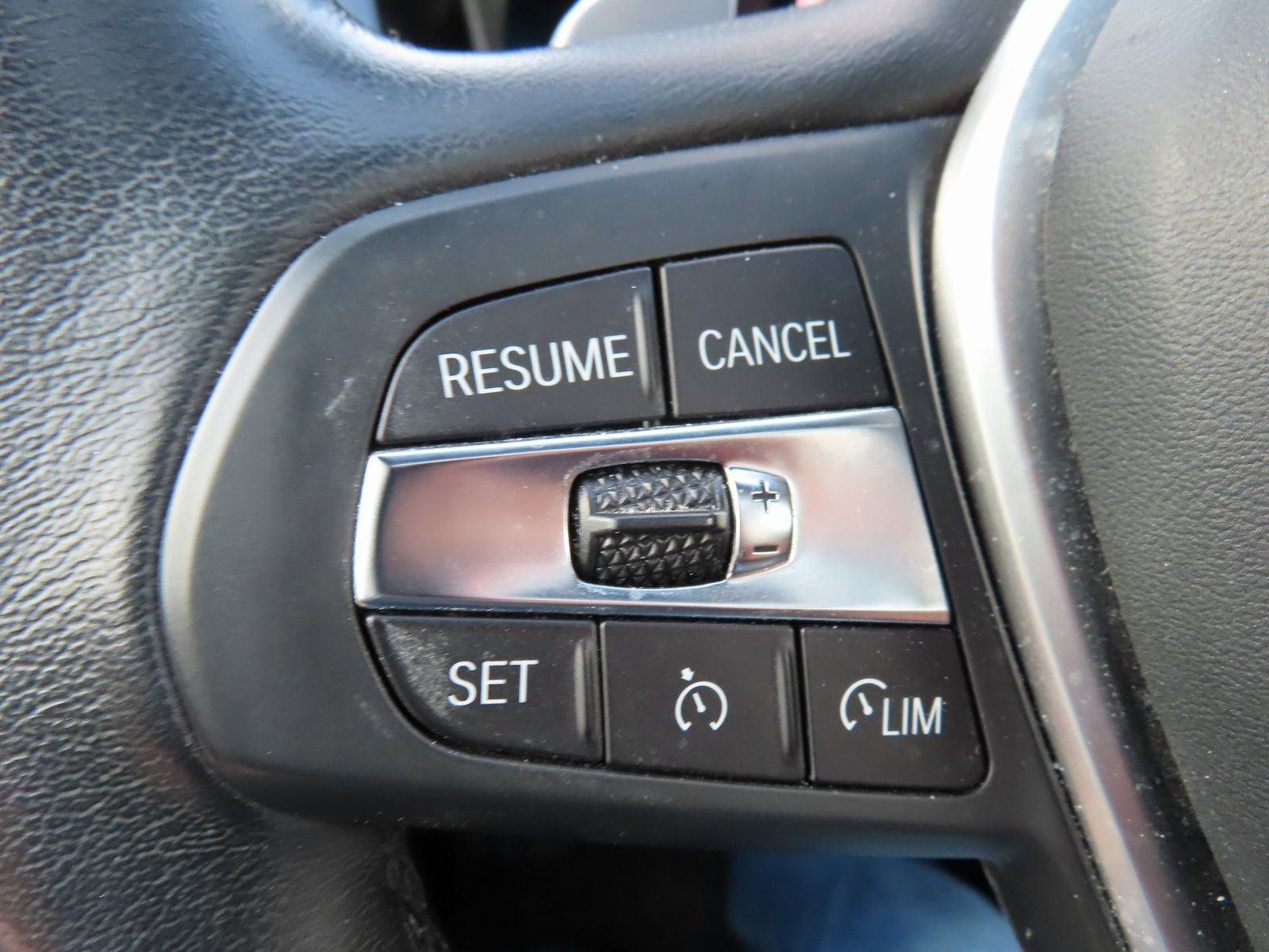 Used 2022 BMW 330i xDrive Sedan w/ Driving Assistance Package image 19