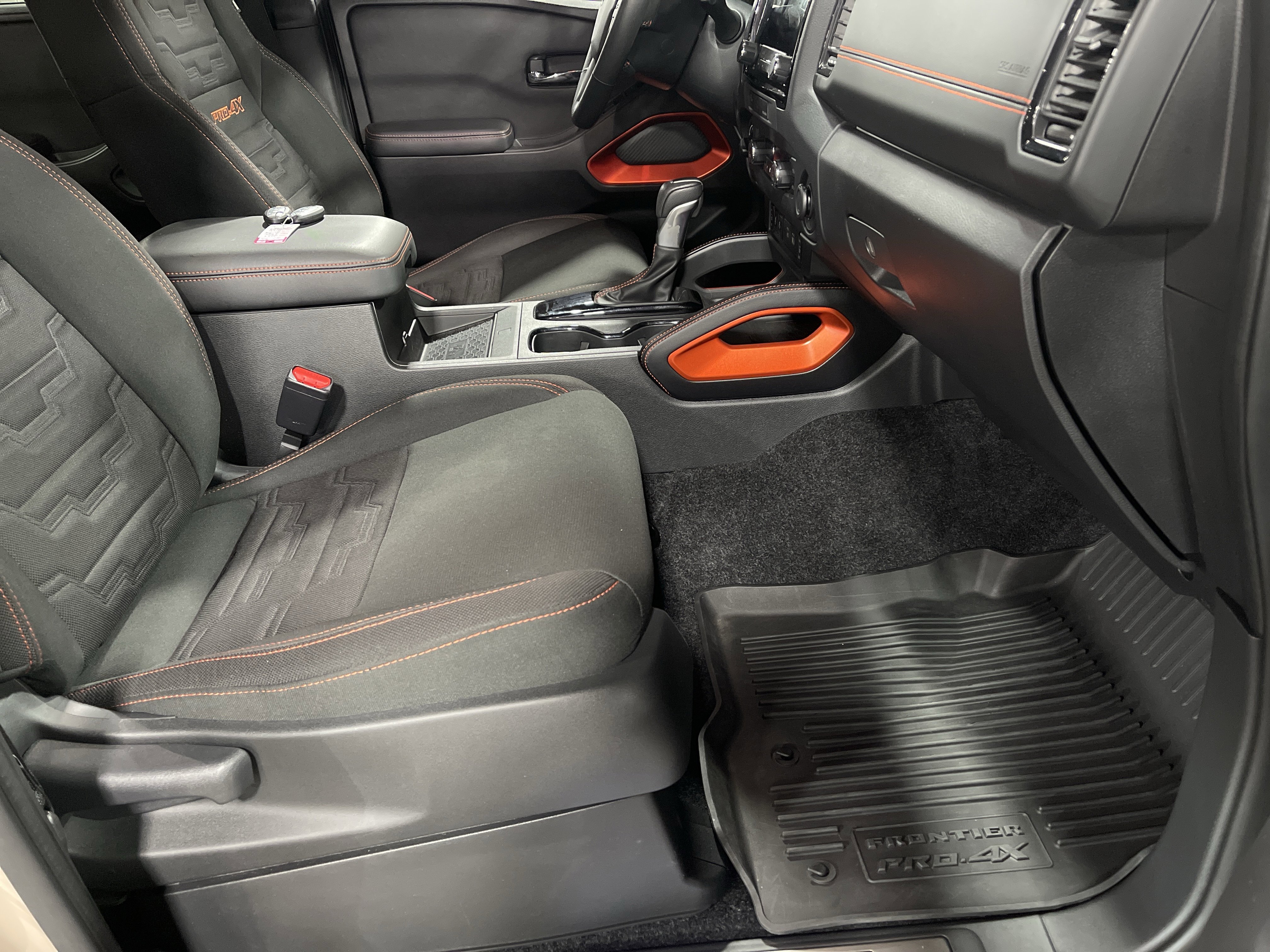 Used 2023 Nissan Frontier PRO-4X w/ Pro Convenience Package image 15