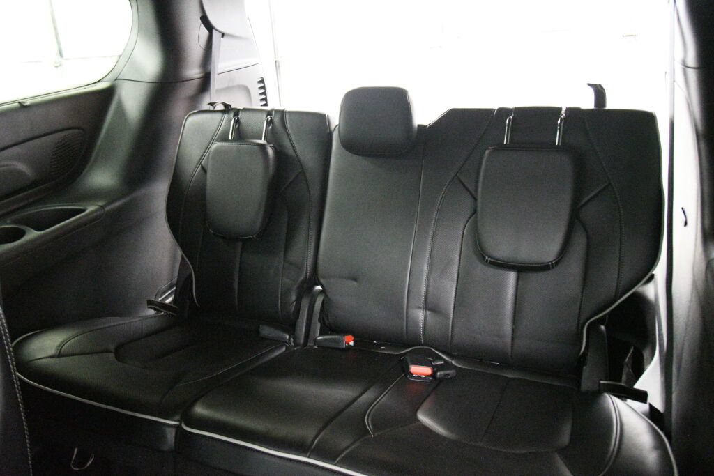 Used 2025 Chrysler Pacifica Limited FWD image 25