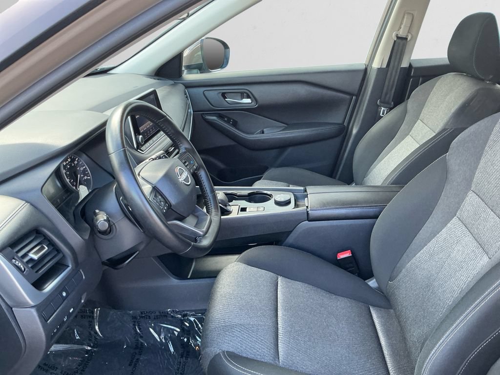 Used 2025 Nissan Rogue SV AWD/4WD image 9