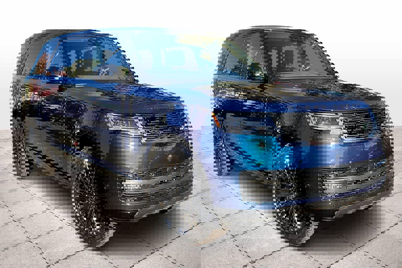 New 2025 Land Rover Range Rover Long Wheelbase SE image 2