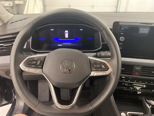 Used 2026 Volkswagen Jetta SE FWD image 11