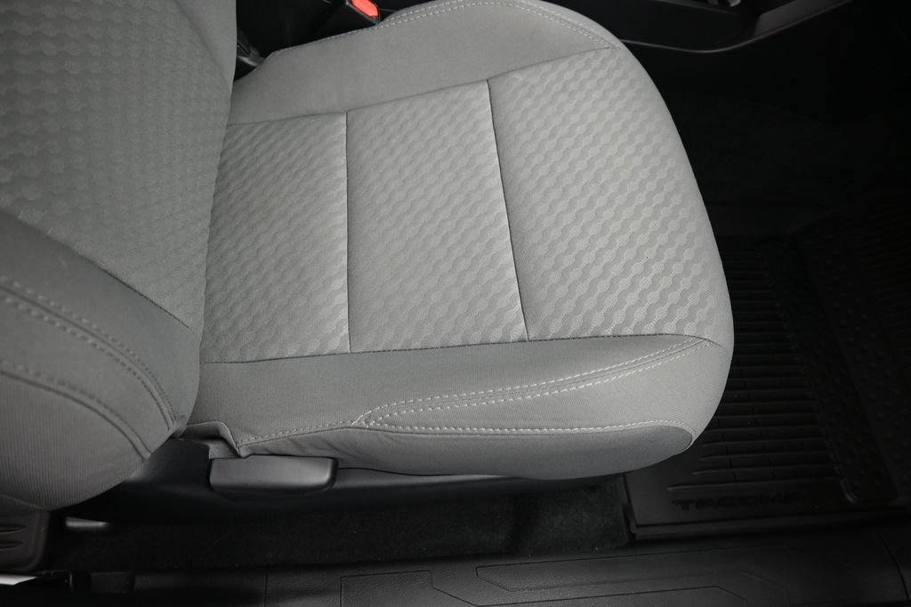 Used 2022 Toyota Tacoma SR AWD/4WD image 31