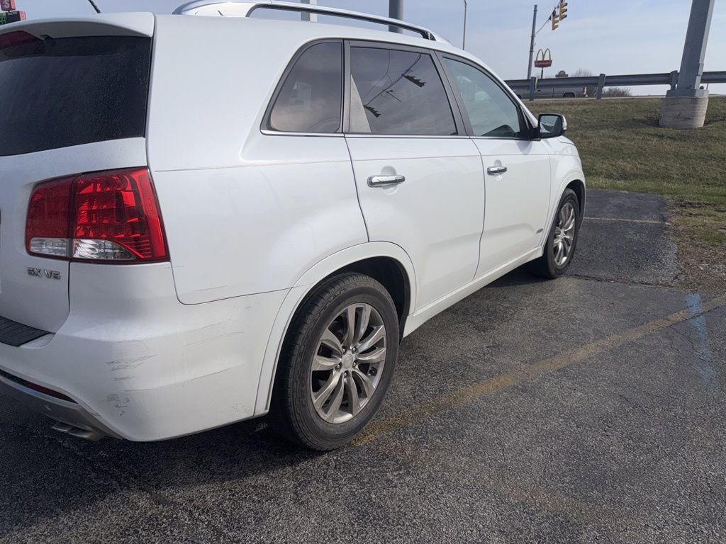 Used 2011 Kia Sorento SX image 2