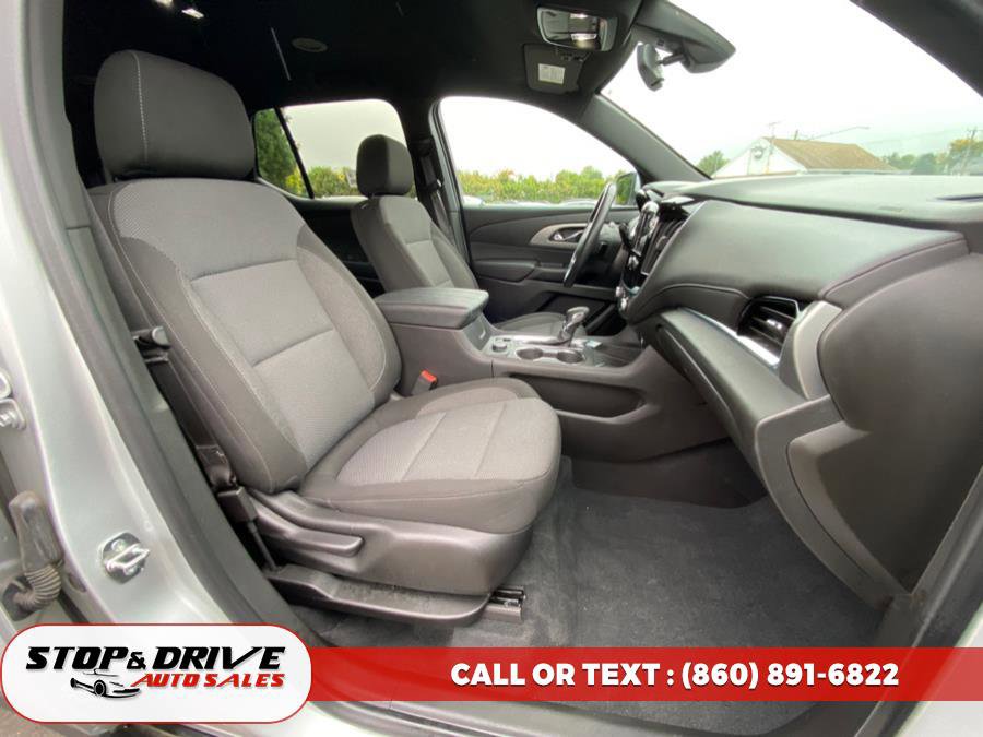 Used 2022 Chevrolet Traverse LT w/ LPO, Floor Liner Package image 18