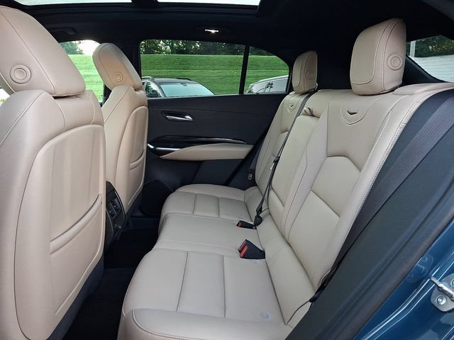 Certified 2024 Cadillac XT4 Luxury w/ Cold Weather Package AWD/4WD image 11