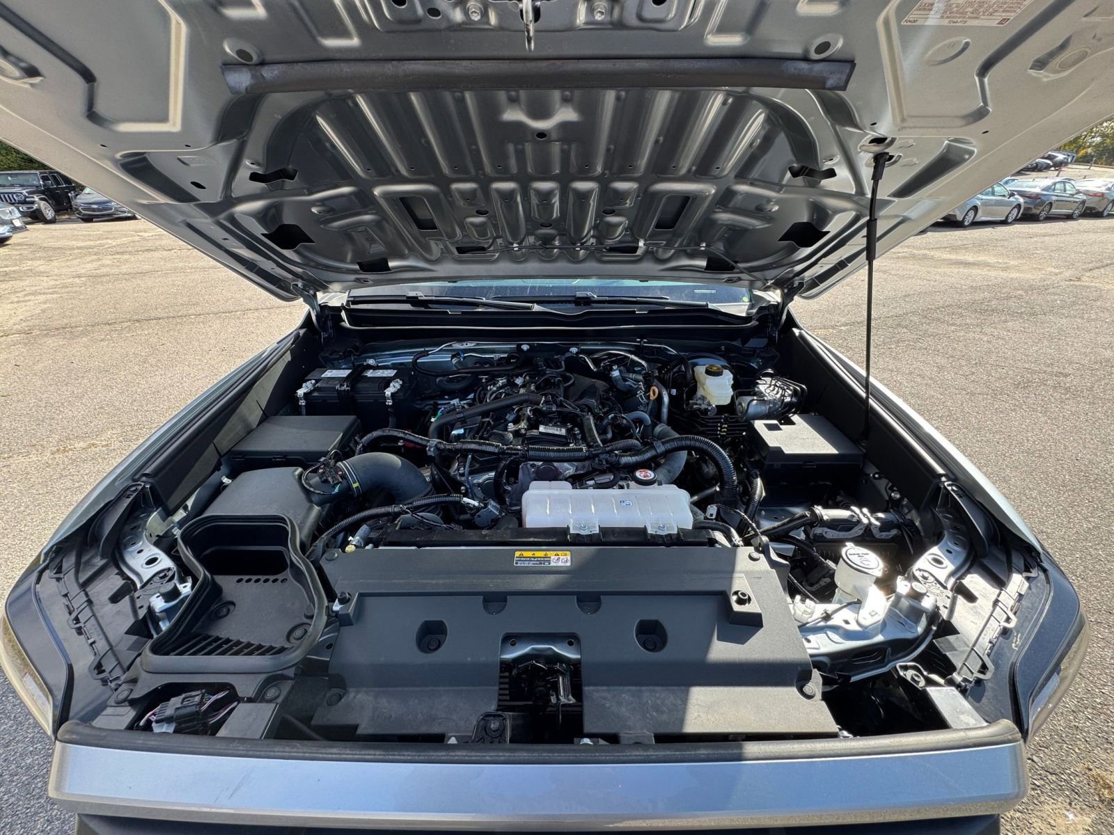 Used 2025 Toyota Tacoma SR image 27