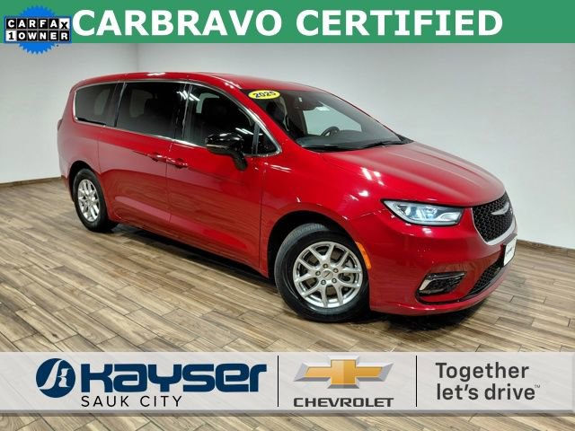 Used 2025 Chrysler Pacifica Select image 1