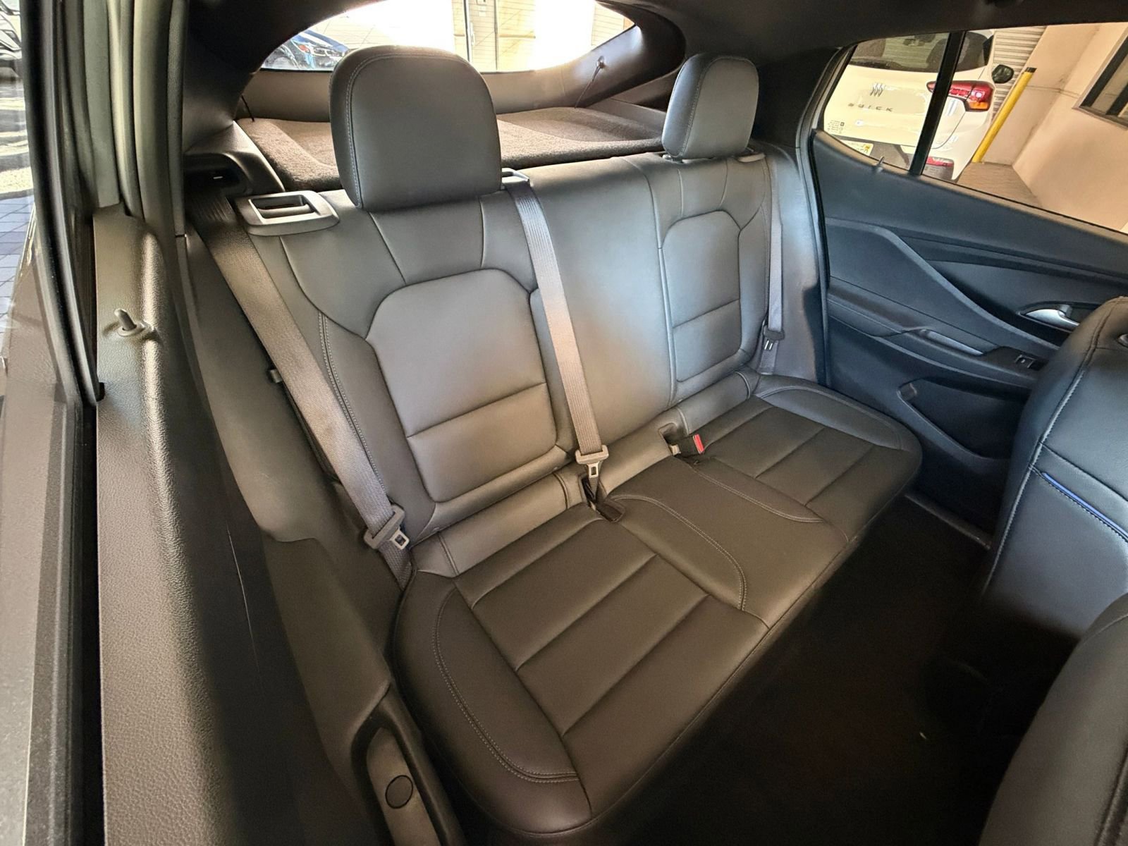 Used 2025 Buick Envista Sport Touring image 33