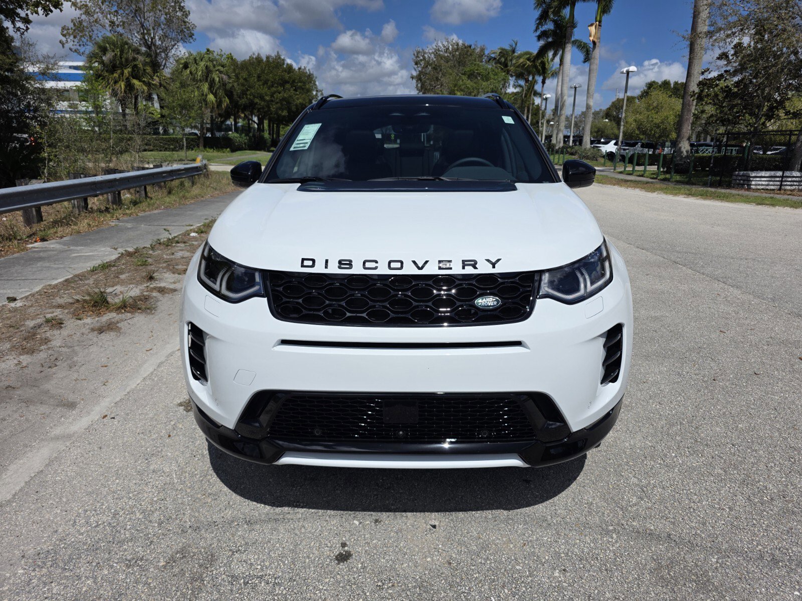New 2026 Land Rover Discovery Sport Landmark image 8