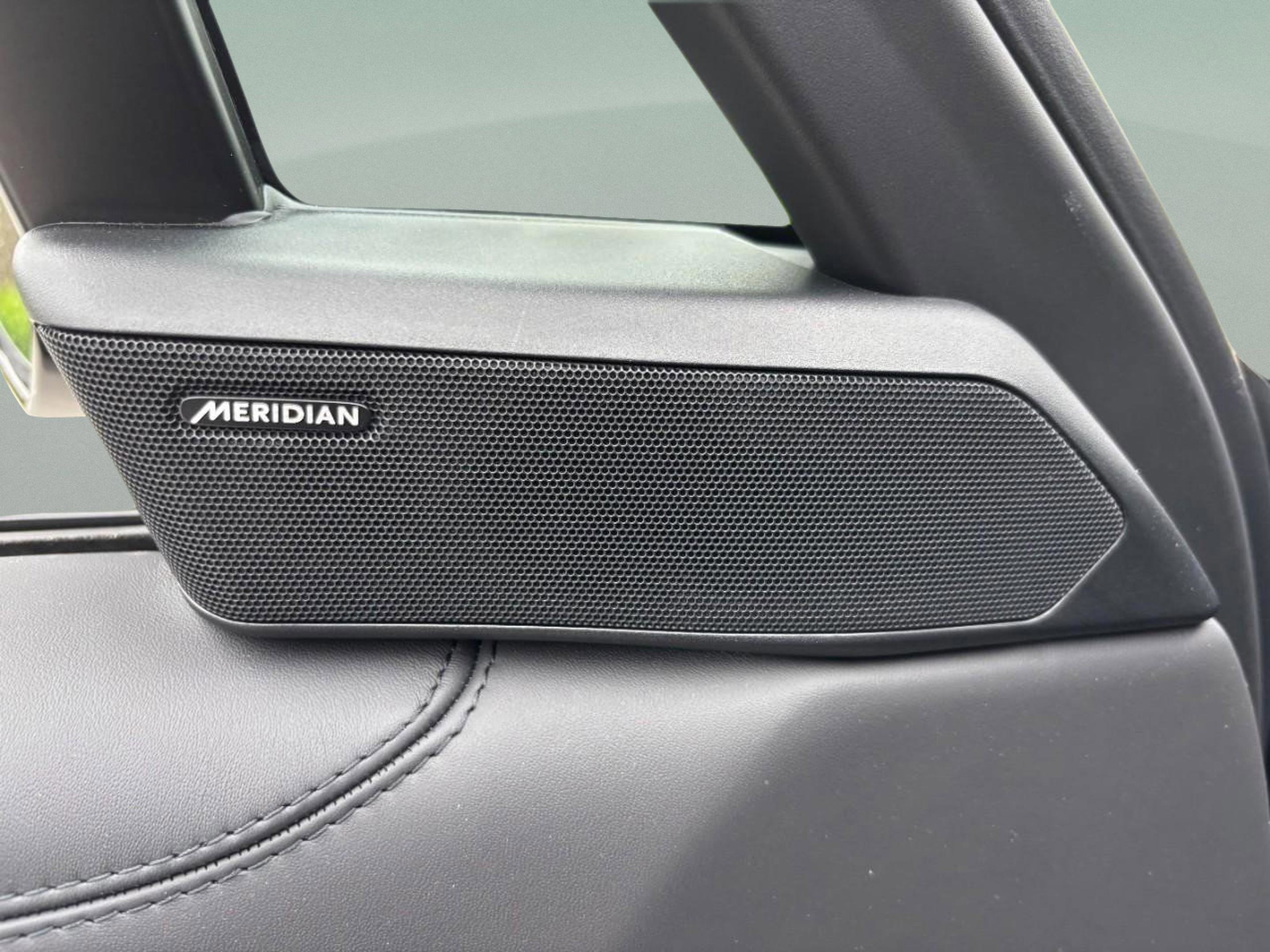 New 2025 Land Rover Range Rover SE image 32