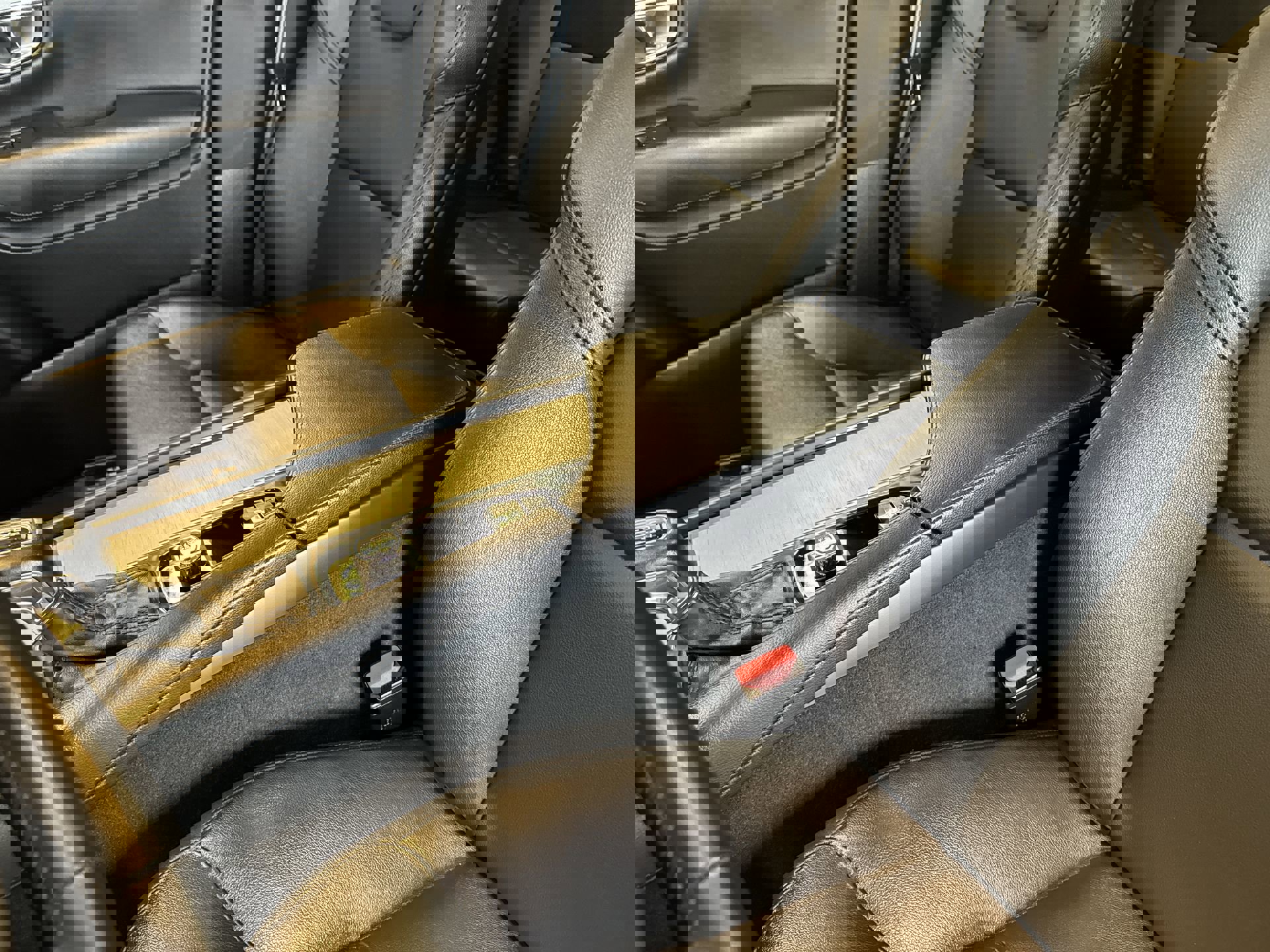 Used 2022 Volvo XC90 T5 Momentum image 21