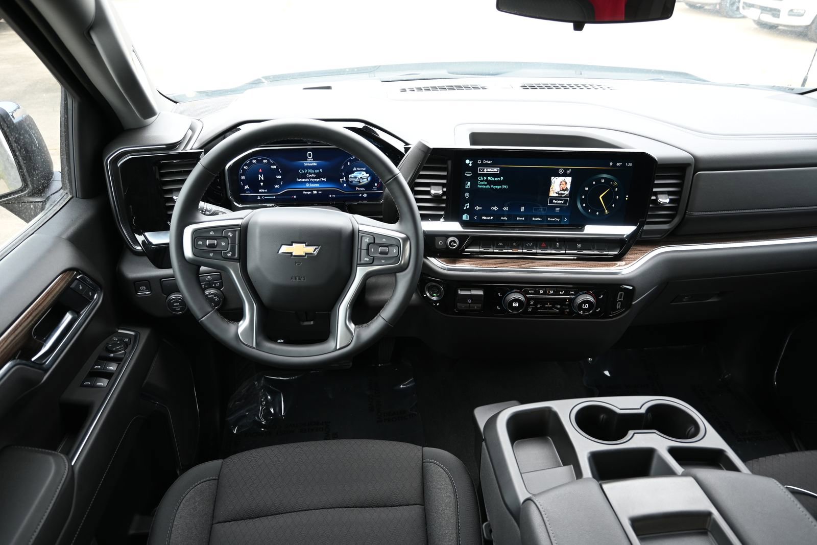 Used 2025 Chevrolet Silverado 1500 LT image 22