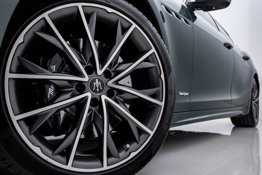 Used 2021 Maserati Ghibli S GranSport RWD image 5