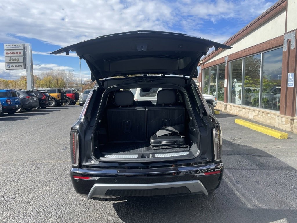 Used 2026 Cadillac Vistiq Sport w/ LPO, Floor Liner Package image 5