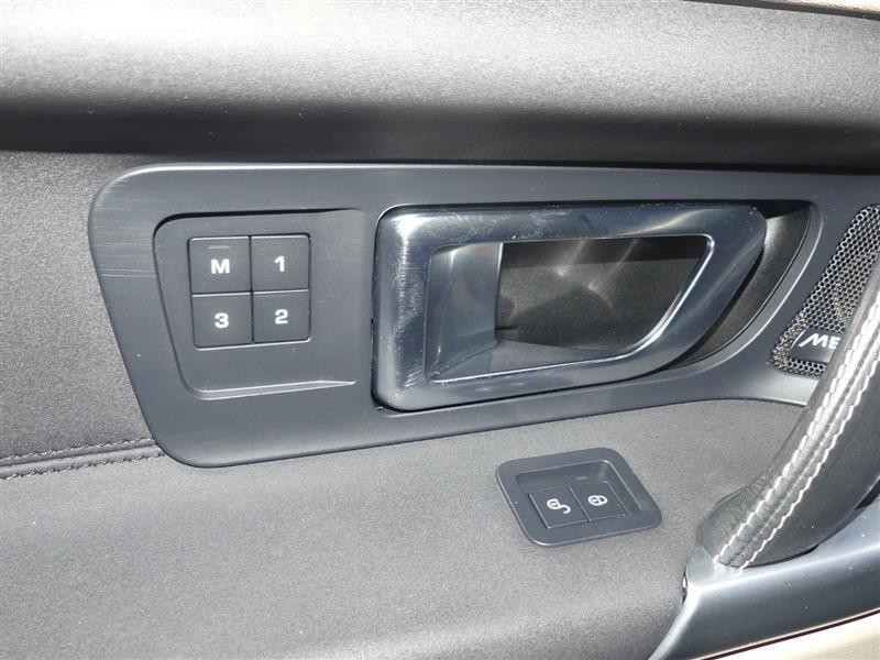 Used 2019 Land Rover Discovery Sport HSE image 21