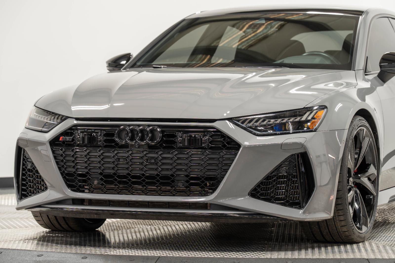 Used 2021 Audi RS 7 Sportback w/ Black Optic Package image 6