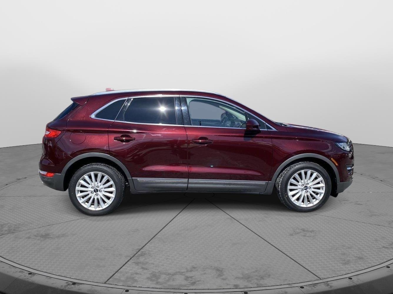 Used 2019 Lincoln MKC Premiere image 2