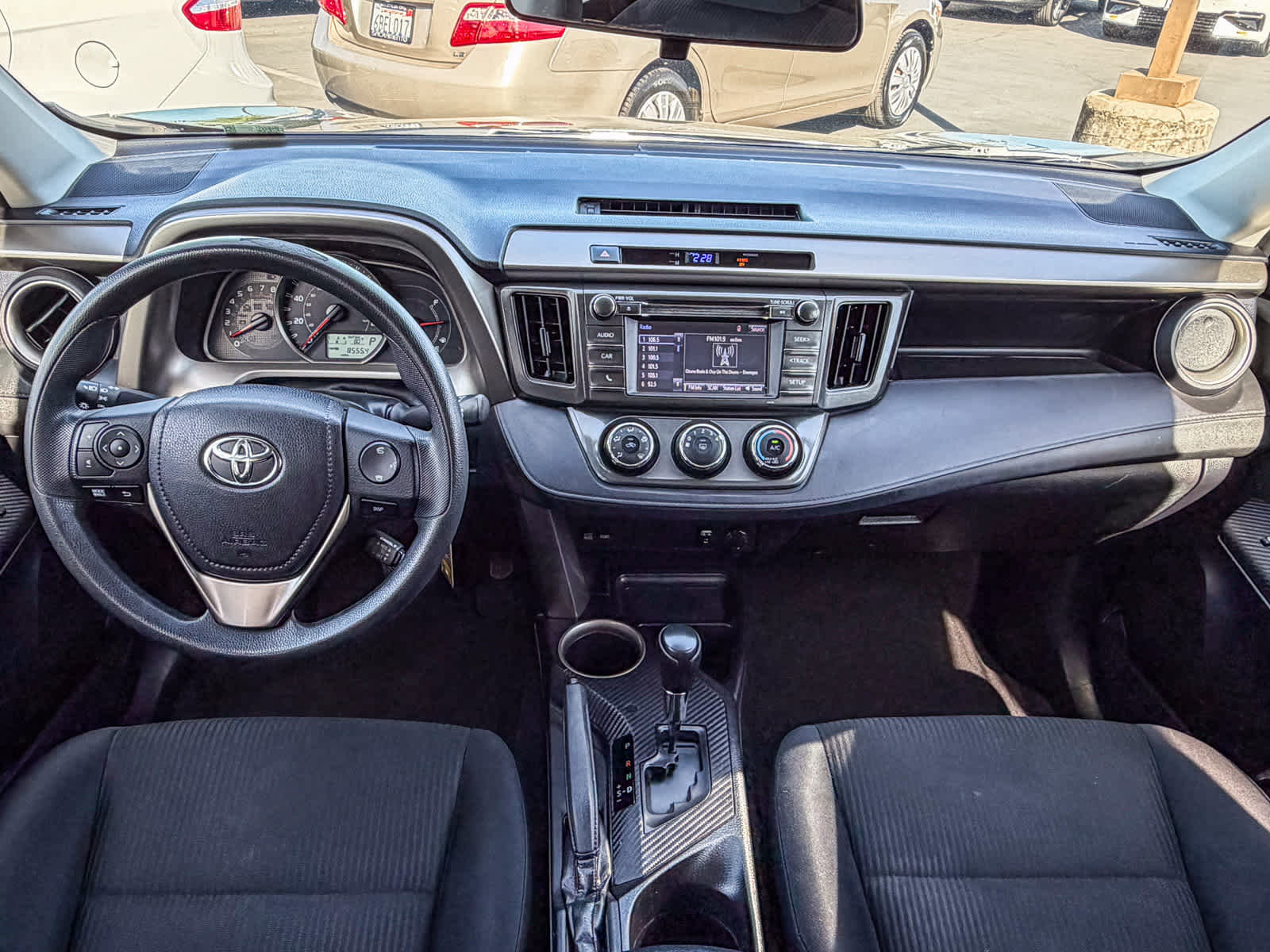 Used 2015 Toyota RAV4 LE image 11
