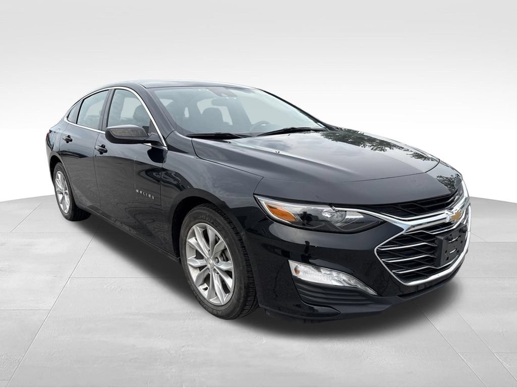 Used 2025 Chevrolet Malibu LT FWD image 3